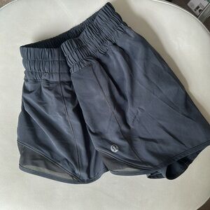 Lululemon hotty hot short